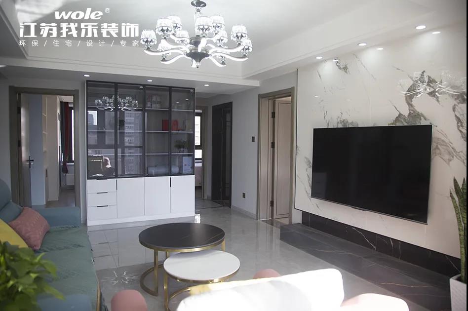 我樂裝飾·實景案例：77㎡現(xiàn)代簡約三居室，簡潔而又小巧精致！